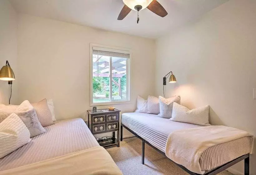 Cañon City Casa W/ Spacious, Private Yard!