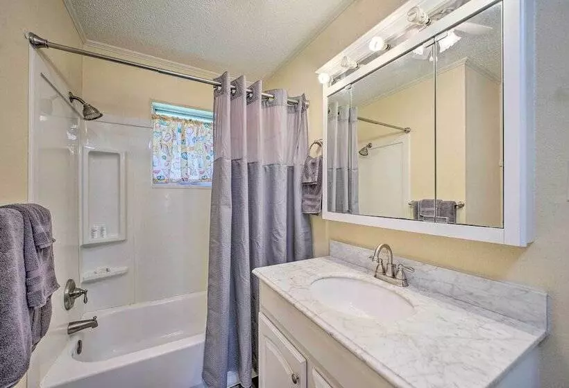 Charming Clayton Home ~ 4 Mi To Sardis Lake!