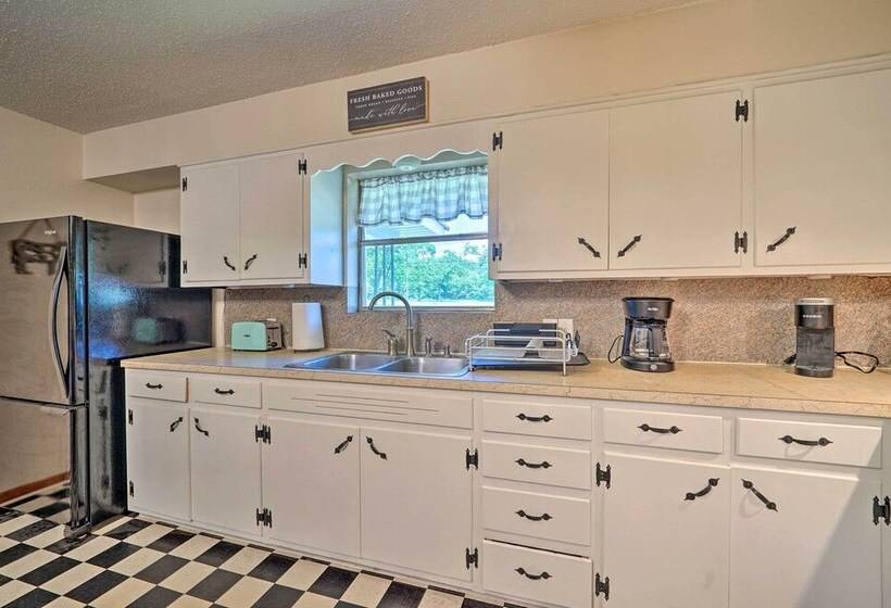 Charming Clayton Home ~ 4 Mi To Sardis Lake!