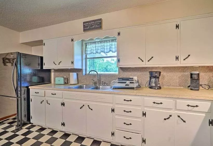 Charming Clayton Home ~ 4 Mi To Sardis Lake!