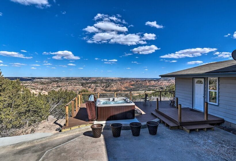 Charming Texas Home W/ Stunning Canyon Views!