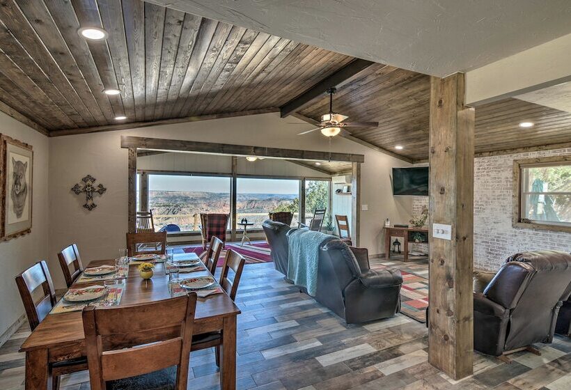 Charming Texas Home W/ Stunning Canyon Views!