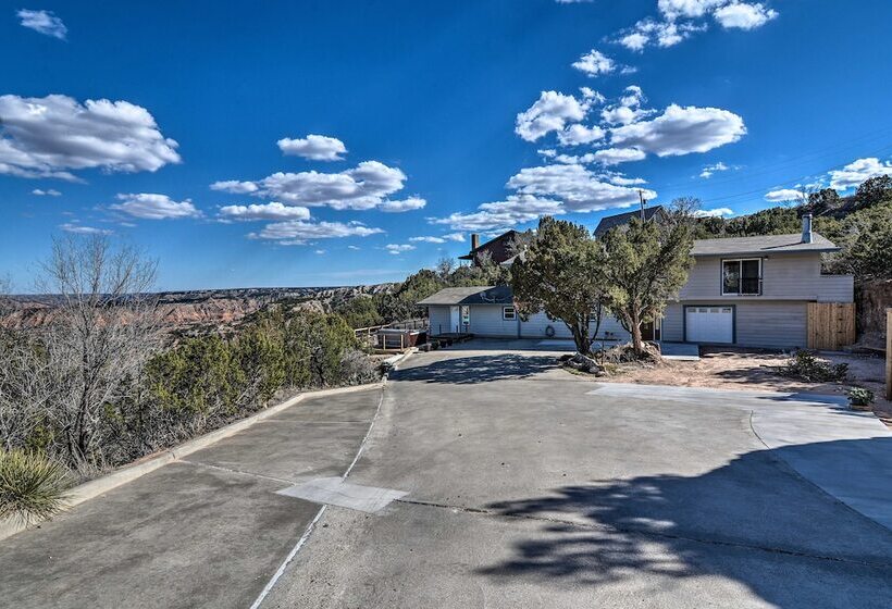 Charming Texas Home W/ Stunning Canyon Views!