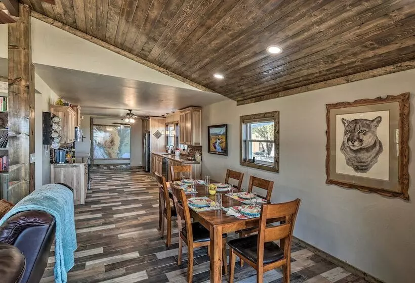 Charming Texas Home W/ Stunning Canyon Views!