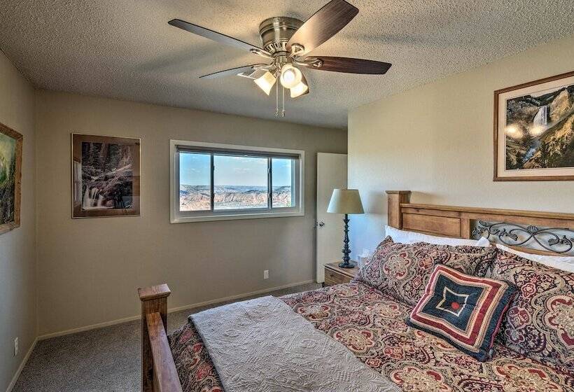 Charming Texas Home W/ Stunning Canyon Views!