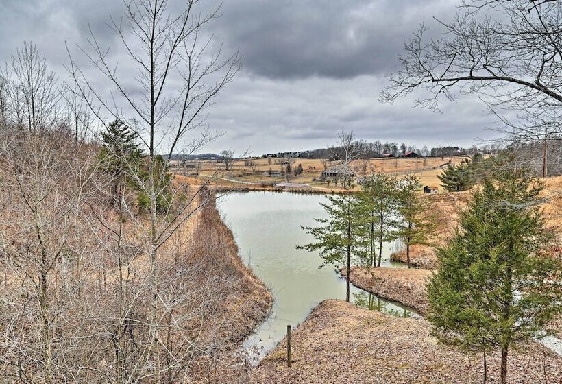 Cozy East Bernstadt Cabin W/ Porch + Fishing Lake!