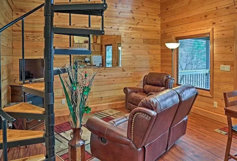 Cozy East Bernstadt Cabin W/ Porch + Fishing Lake!