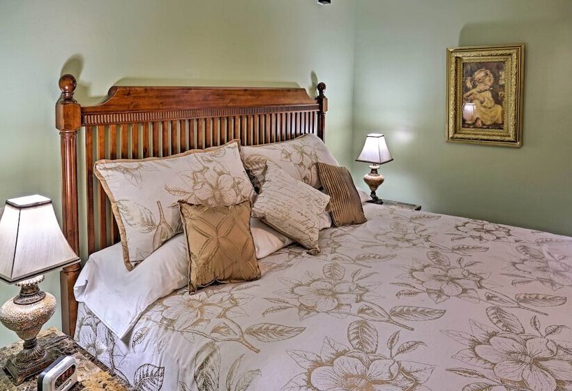 Cozy East Bernstadt Cabin W/ Porch + Fishing Lake!