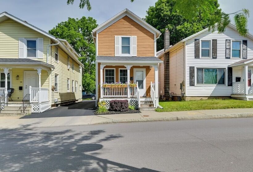 Cozy Finger Lakes Abode In Downtown Canandaigua!