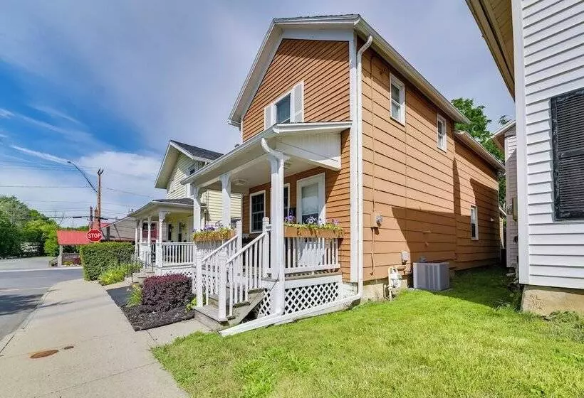 Cozy Finger Lakes Abode In Downtown Canandaigua!