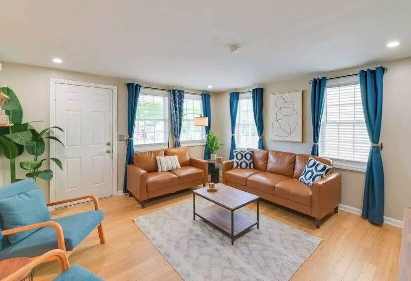 Cozy Finger Lakes Abode In Downtown Canandaigua!