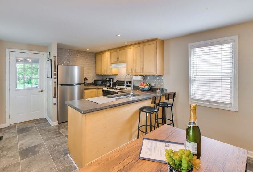 Cozy Finger Lakes Abode In Downtown Canandaigua!