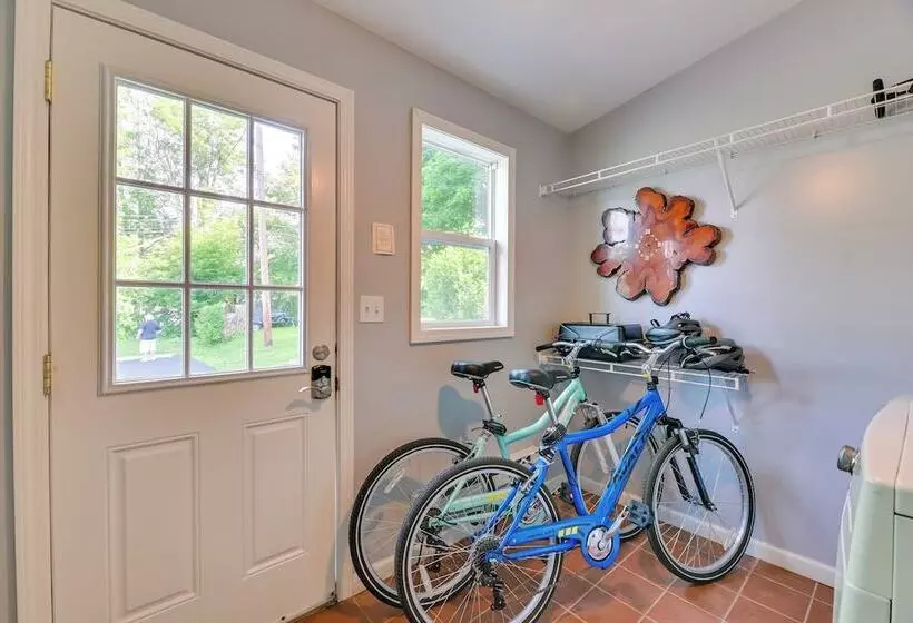 Cozy Finger Lakes Abode In Downtown Canandaigua!