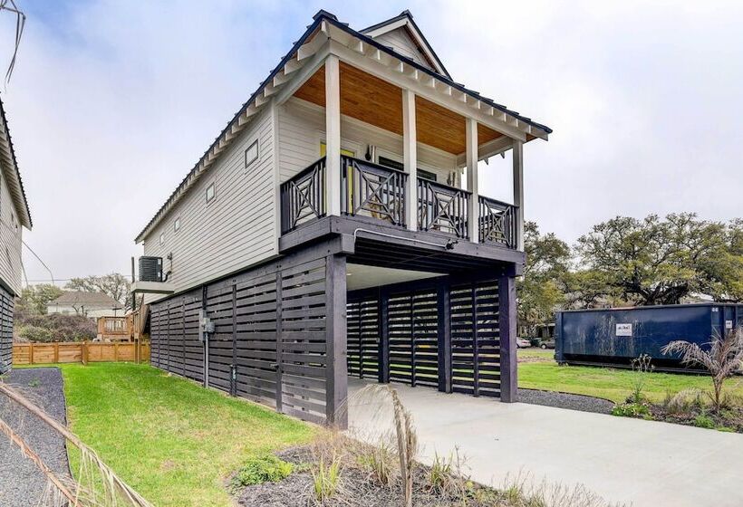 1 Mi To Historic Pleasure Pier: Home W/ Grill!