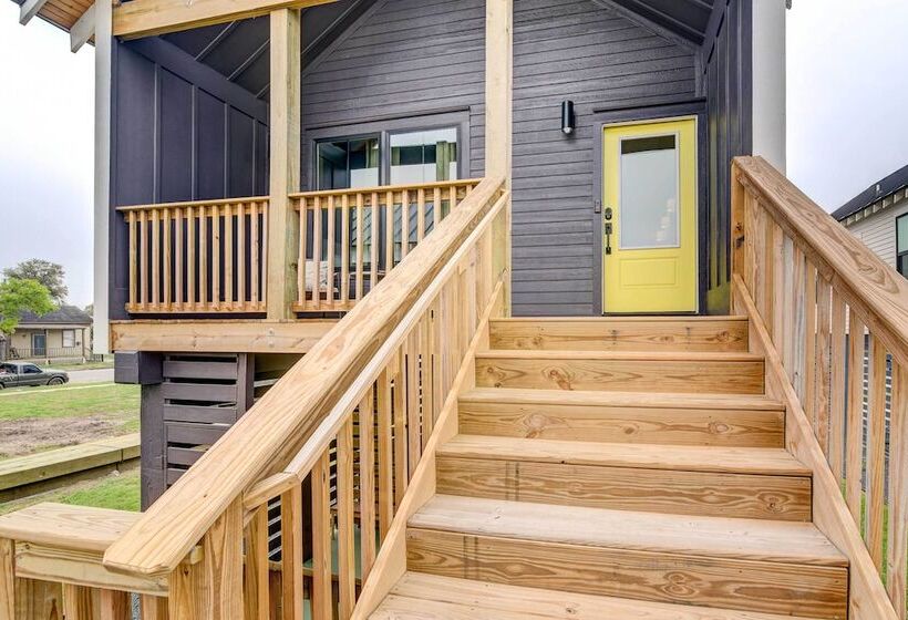 1 Mi To Historic Pleasure Pier: Home W/ Grill!