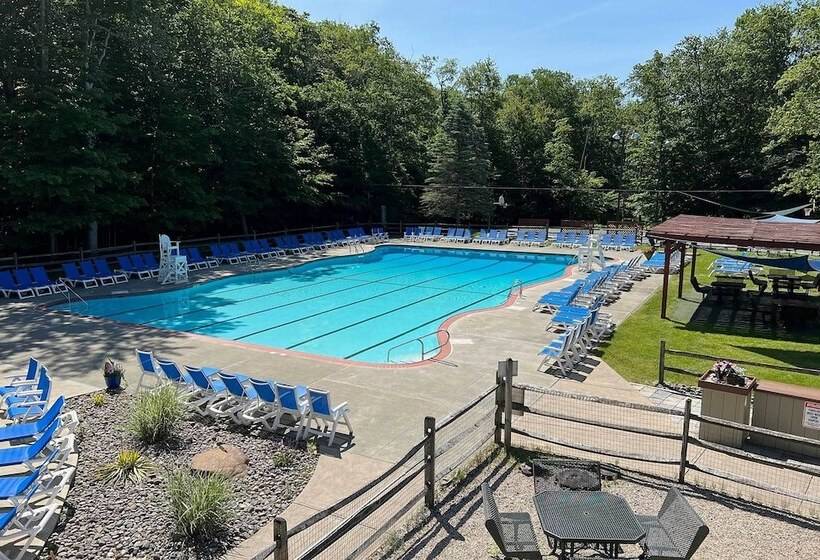 Near Skiing & Hiking: Gouldsboro Home W/ Yard