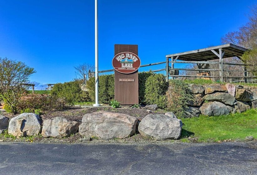 Near Skiing & Hiking: Gouldsboro Home W/ Yard