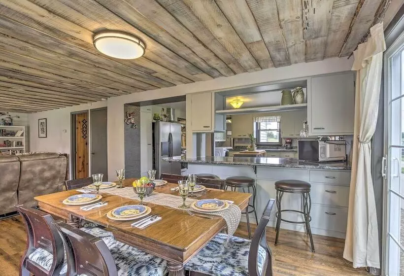 Eclectic Ladysmith Hideaway: Hike And Hunt!