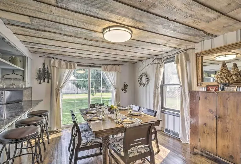 Eclectic Ladysmith Hideaway: Hike And Hunt!