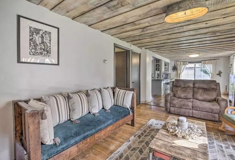 Eclectic Ladysmith Hideaway: Hike And Hunt!