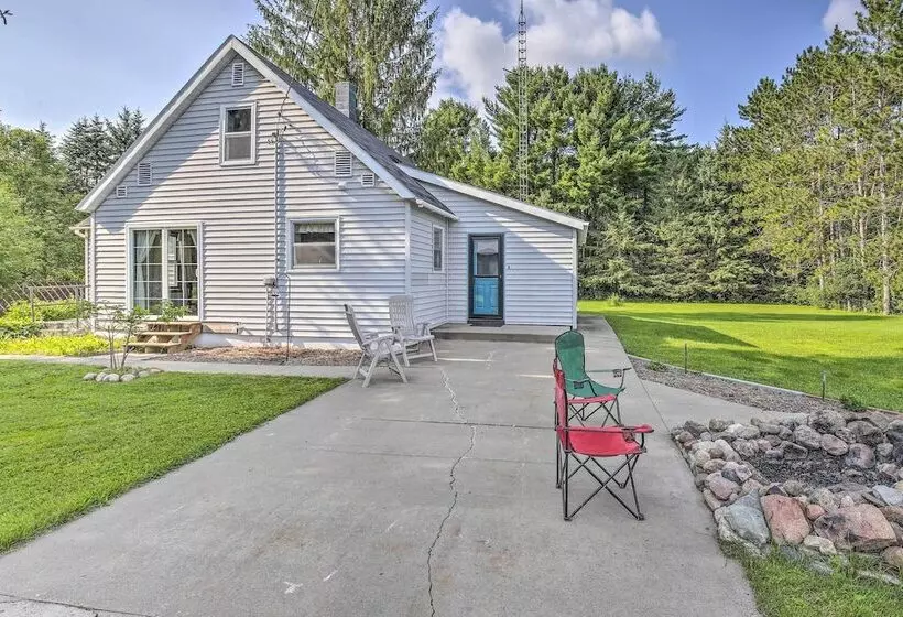 Eclectic Ladysmith Hideaway: Hike And Hunt!