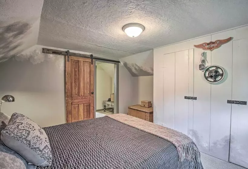 Eclectic Ladysmith Hideaway: Hike And Hunt!