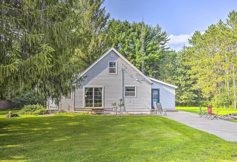 Eclectic Ladysmith Hideaway: Hike And Hunt!