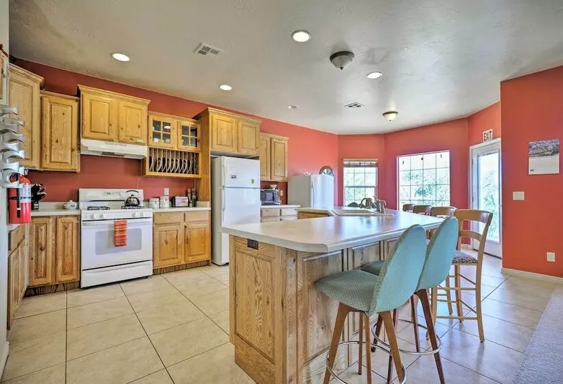 Family Friendly Home Near Zion National Park!
