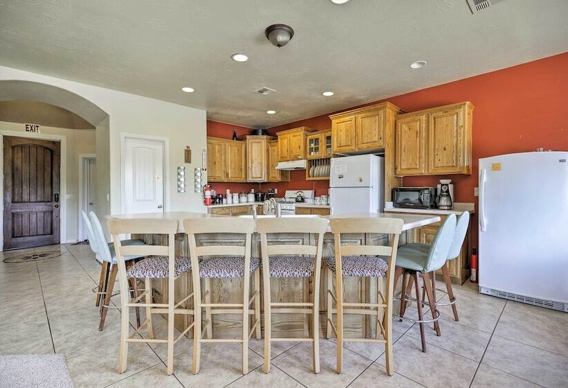 Family Friendly Home Near Zion National Park!