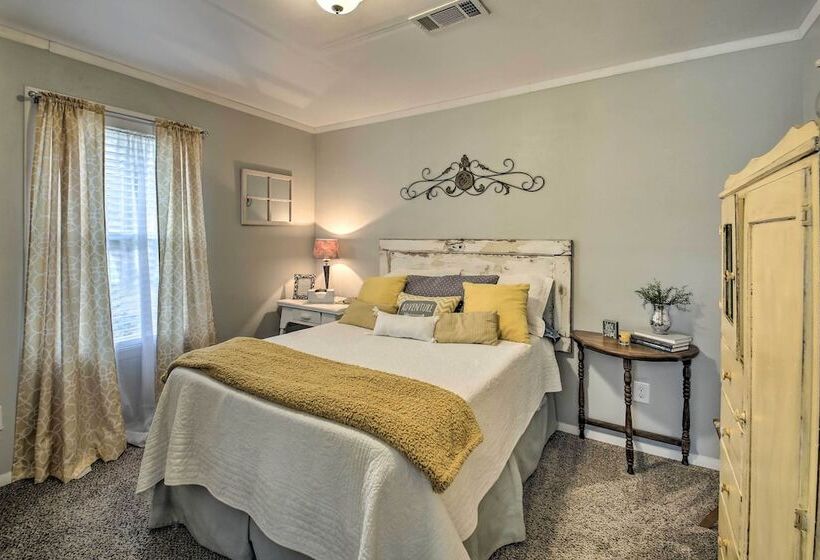 Home W/ Ouachita River & Lake Hamilton Access