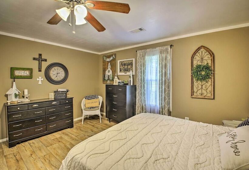 Home W/ Ouachita River & Lake Hamilton Access