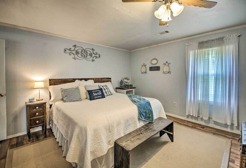 Home W/ Ouachita River & Lake Hamilton Access