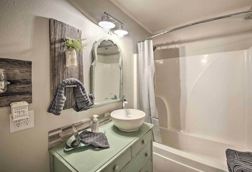 Home W/ Ouachita River & Lake Hamilton Access