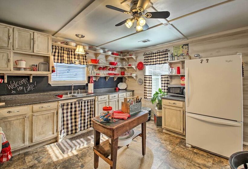 Home W/ Ouachita River & Lake Hamilton Access