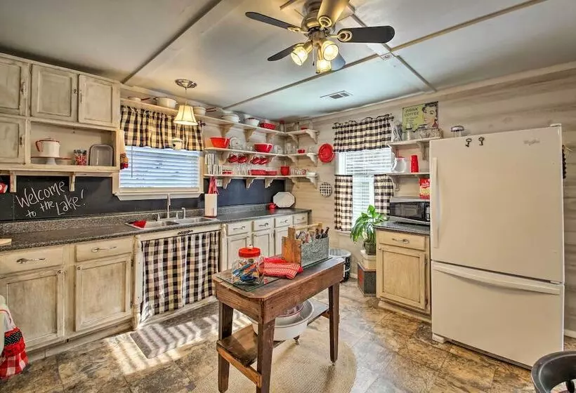 Home W/ Ouachita River & Lake Hamilton Access