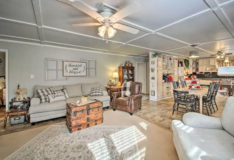 Home W/ Ouachita River & Lake Hamilton Access