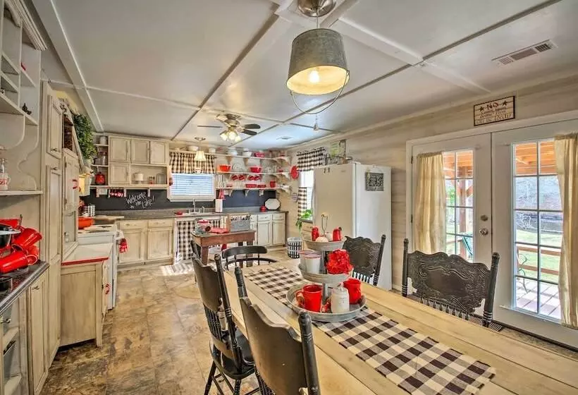 Home W/ Ouachita River & Lake Hamilton Access