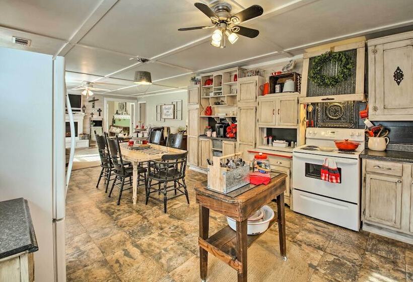 Home W/ Ouachita River & Lake Hamilton Access