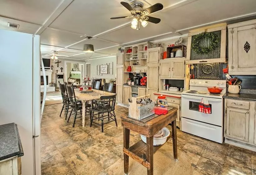 Home W/ Ouachita River & Lake Hamilton Access