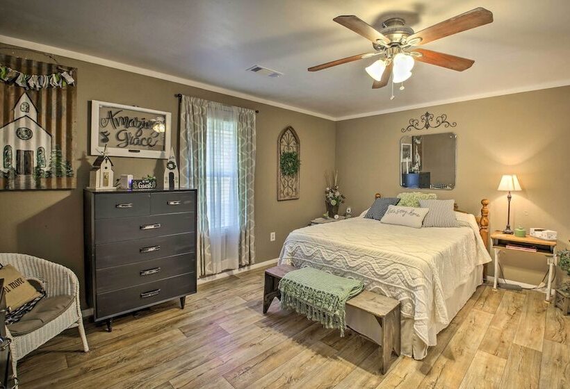 Home W/ Ouachita River & Lake Hamilton Access