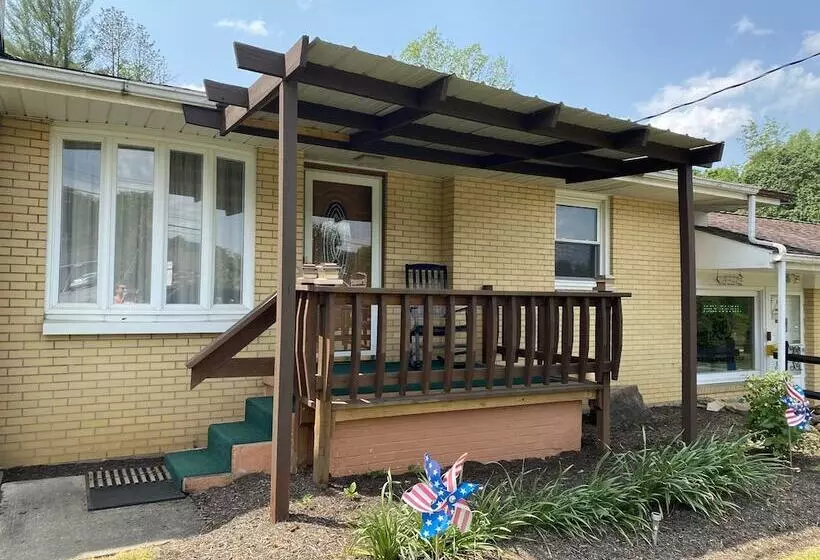 Hotelli Bennetts Valley Elk Country Inn