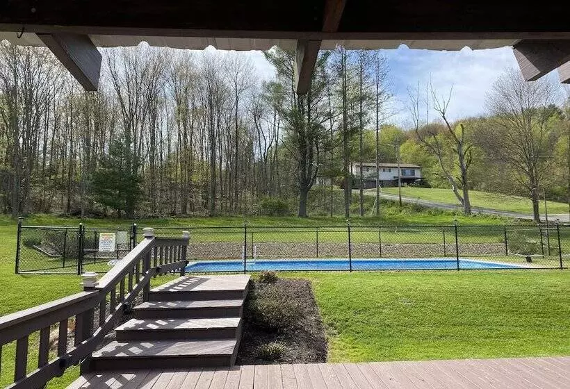 Hotelli Bennetts Valley Elk Country Inn