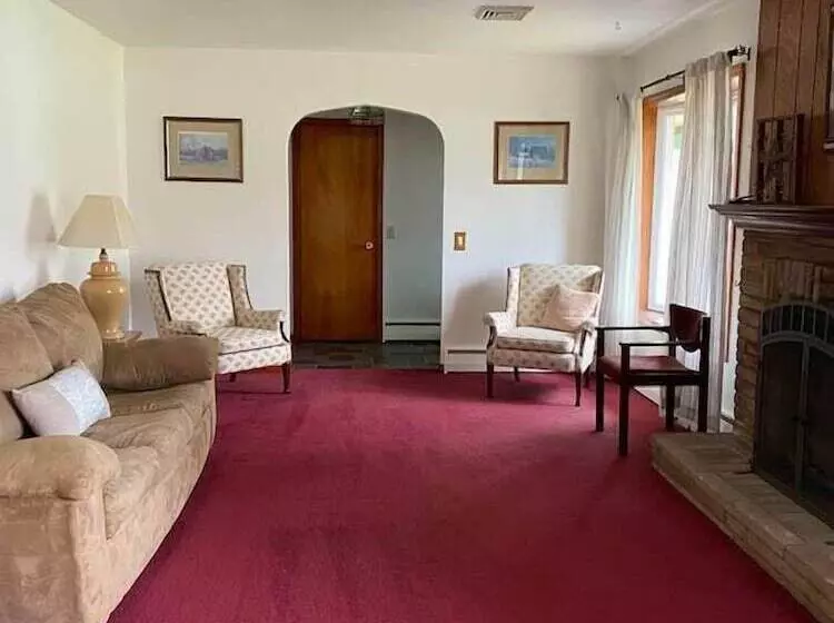 Hotelli Bennetts Valley Elk Country Inn