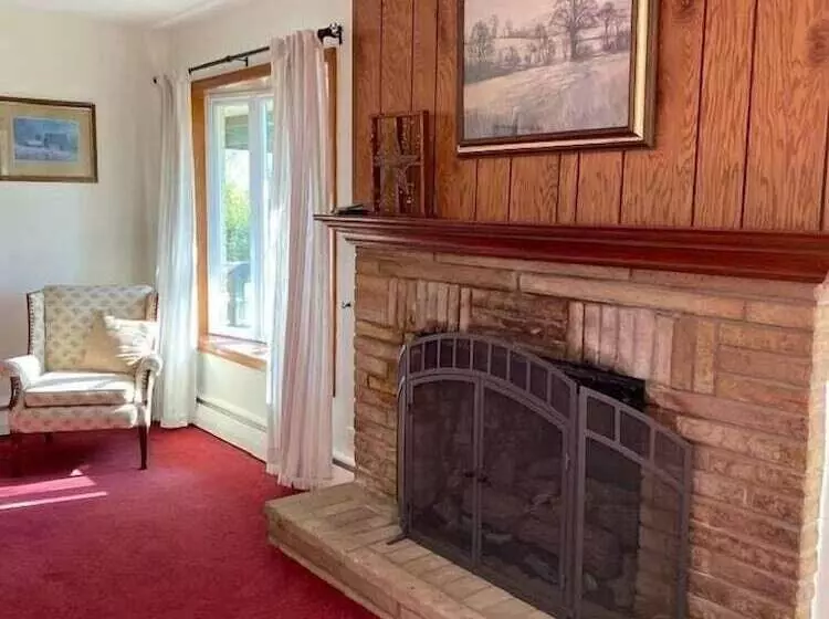 Hotelli Bennetts Valley Elk Country Inn