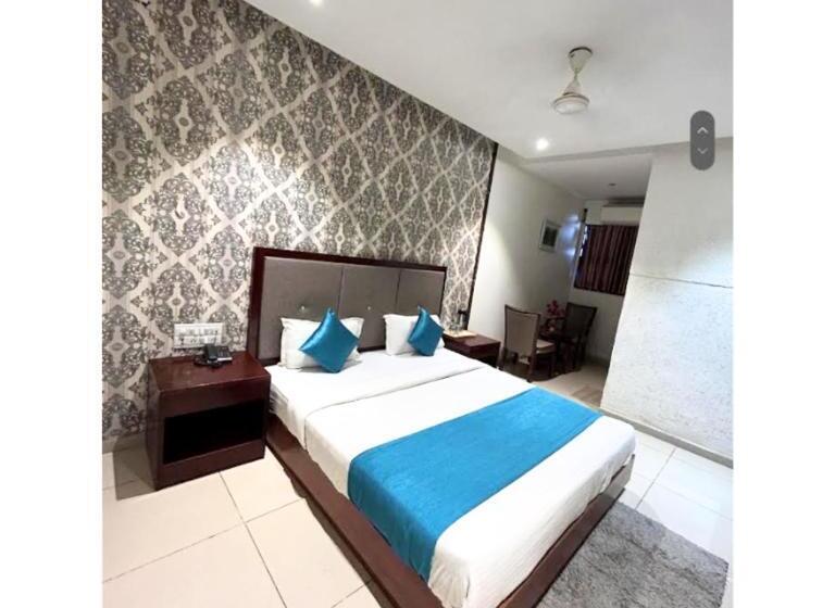 Hotell Shrimad Chandkheda