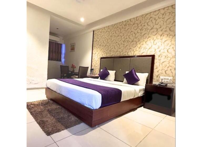 Hotell Shrimad Chandkheda