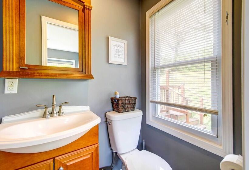 Knoxville Vacation Rental: 7 Mi To Downtown