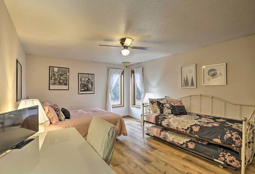 Lakefront Eau Galle Home W/ Hot Tub & Fire Pit