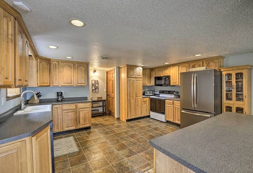 Lakefront Eau Galle Home W/ Hot Tub & Fire Pit