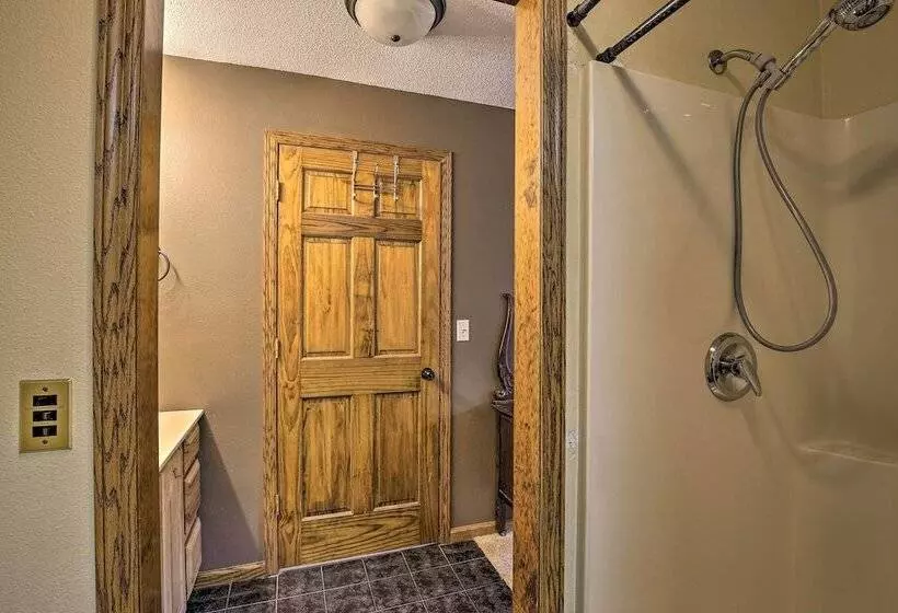 Lakefront Eau Galle Home W/ Hot Tub & Fire Pit